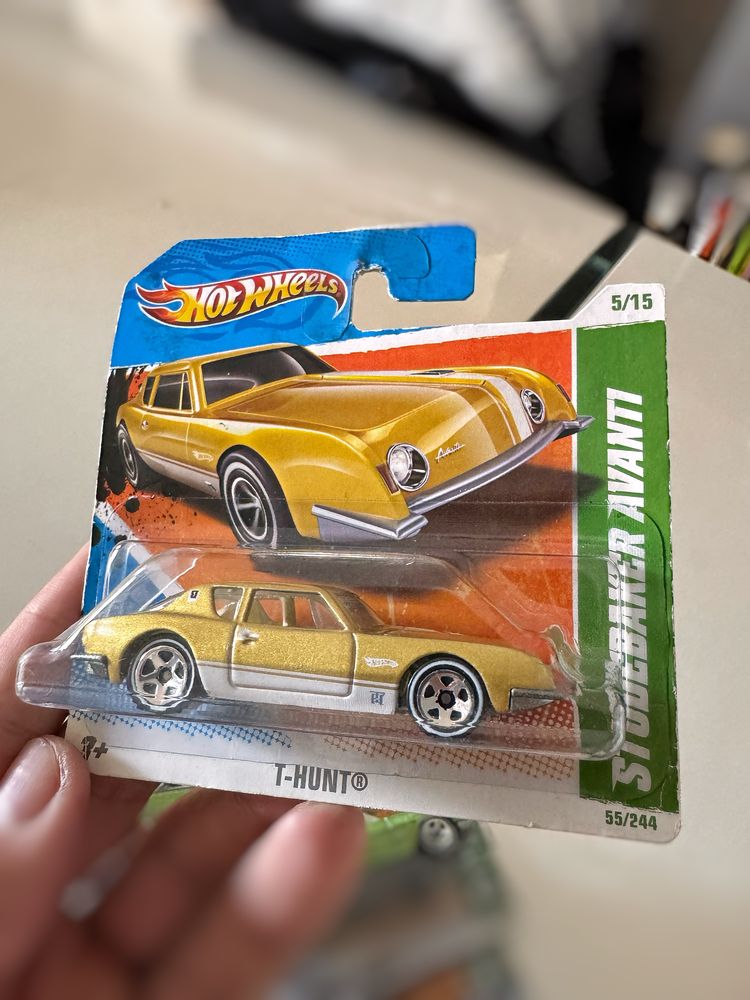 Hot Wheels TH (Treasure Hunts) 1:64