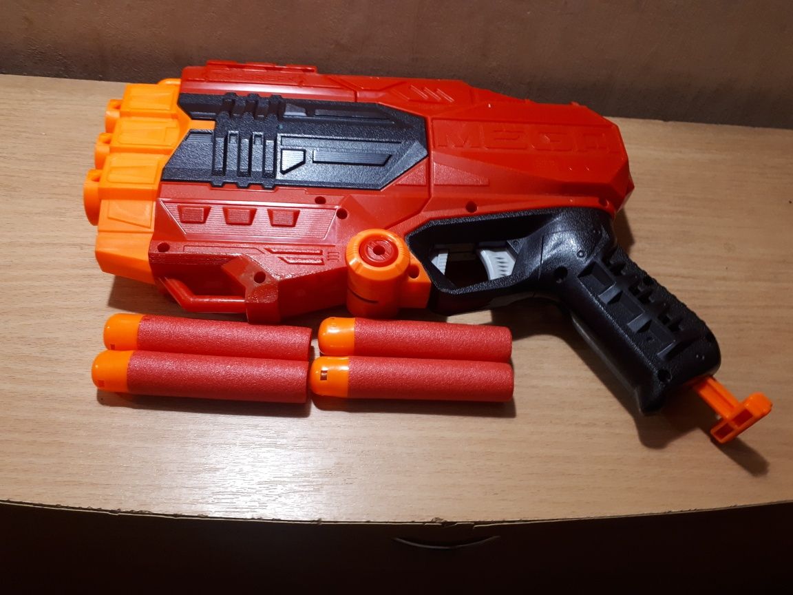 Игрушечный Бластер  Nerf.