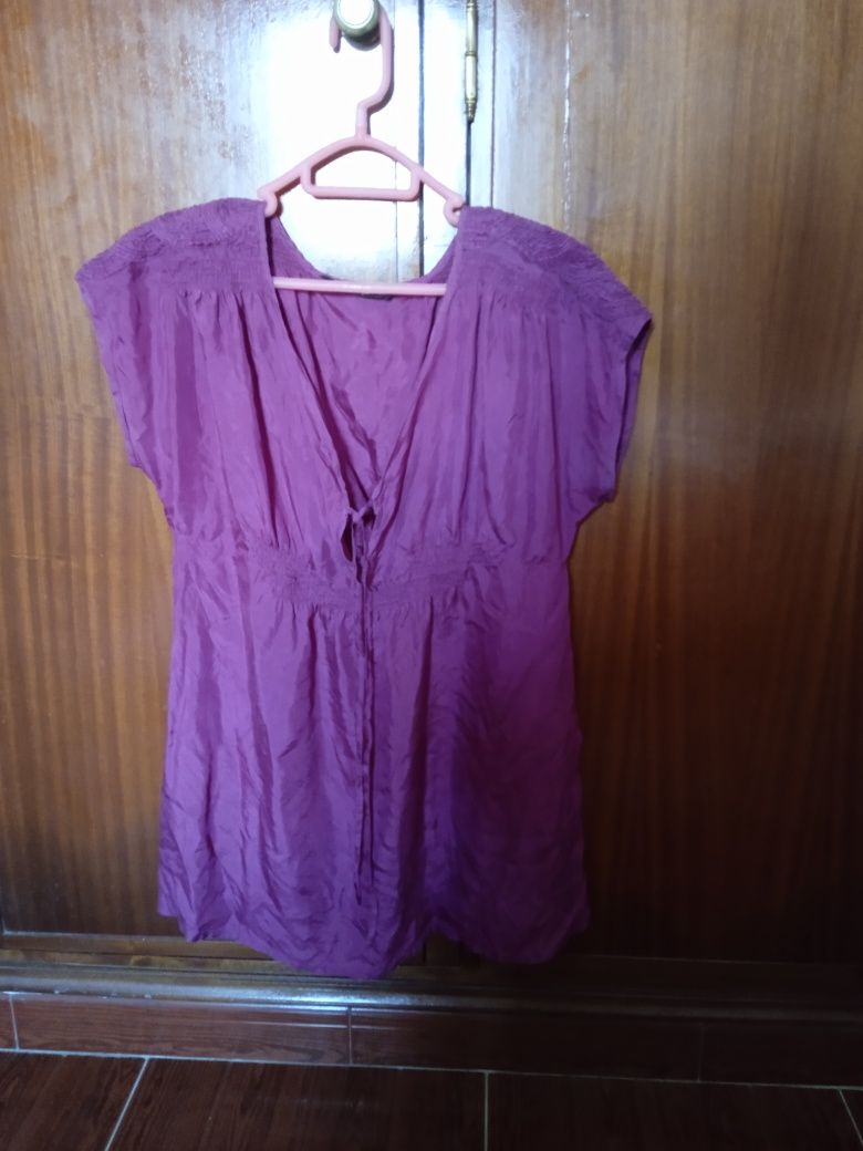 Roupa (blusas de Verão)