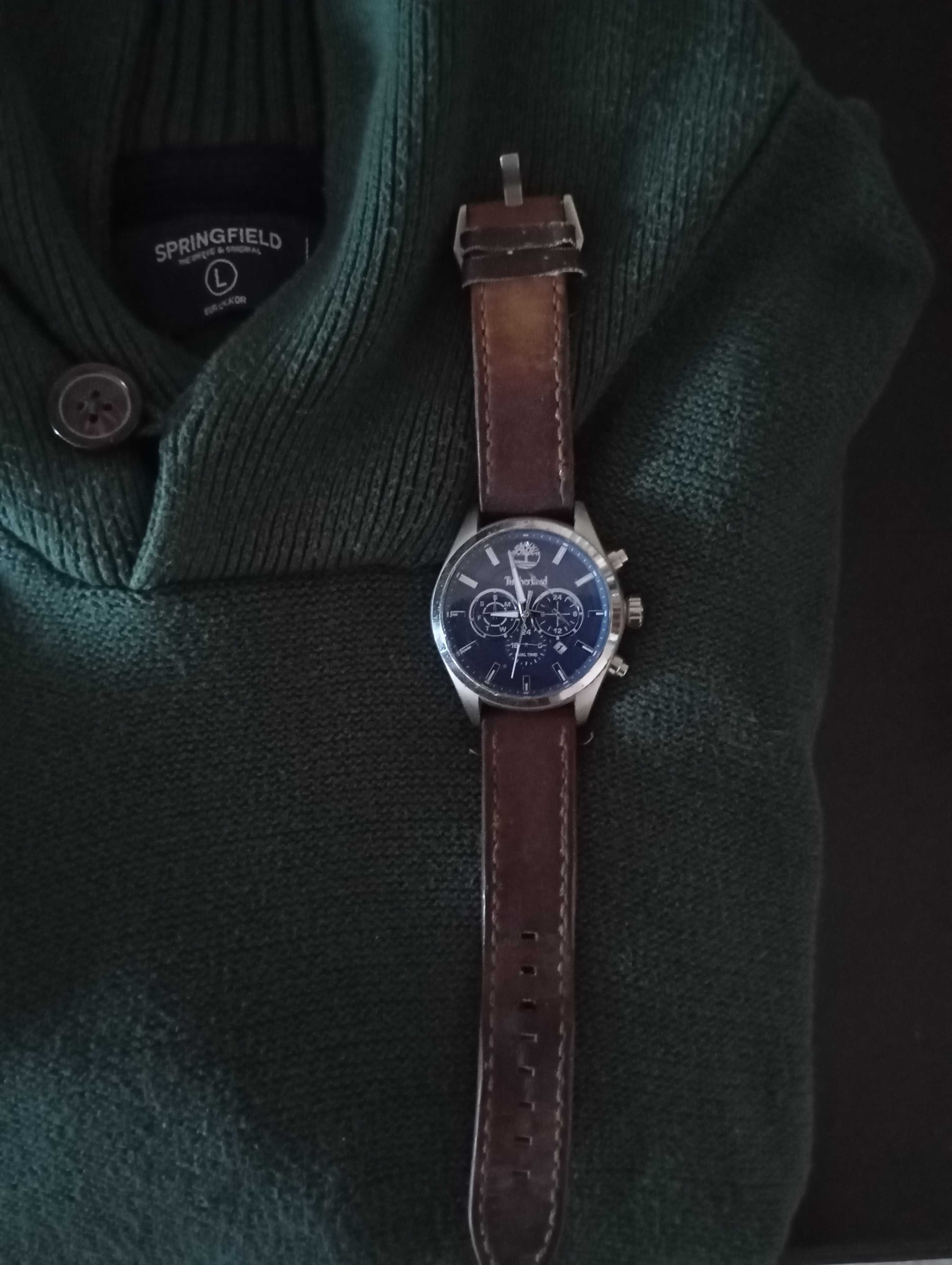 Relógio Timberland + Camisola de malha Verde Springfield