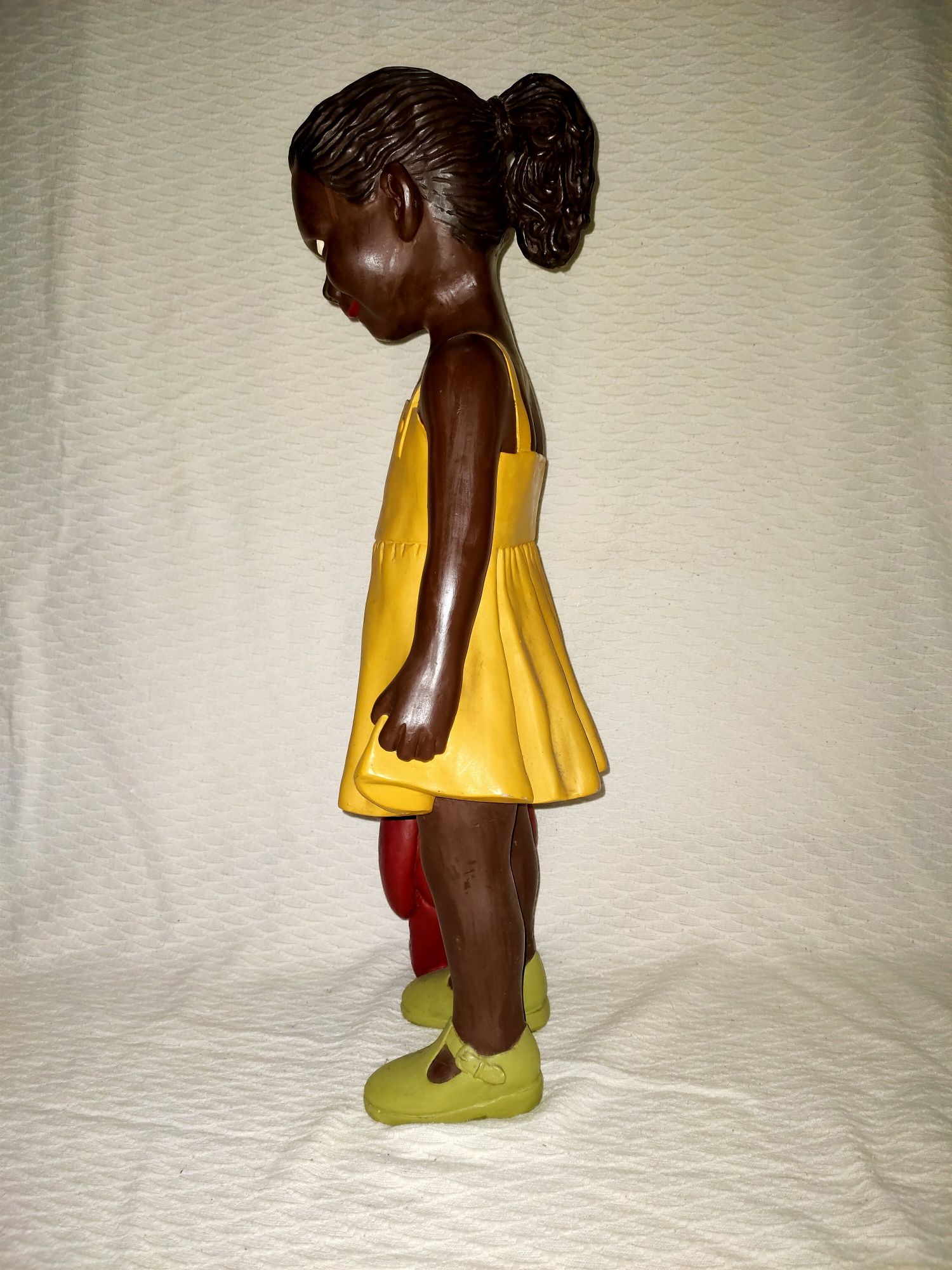 Estatueta de menina /Peso 15kg