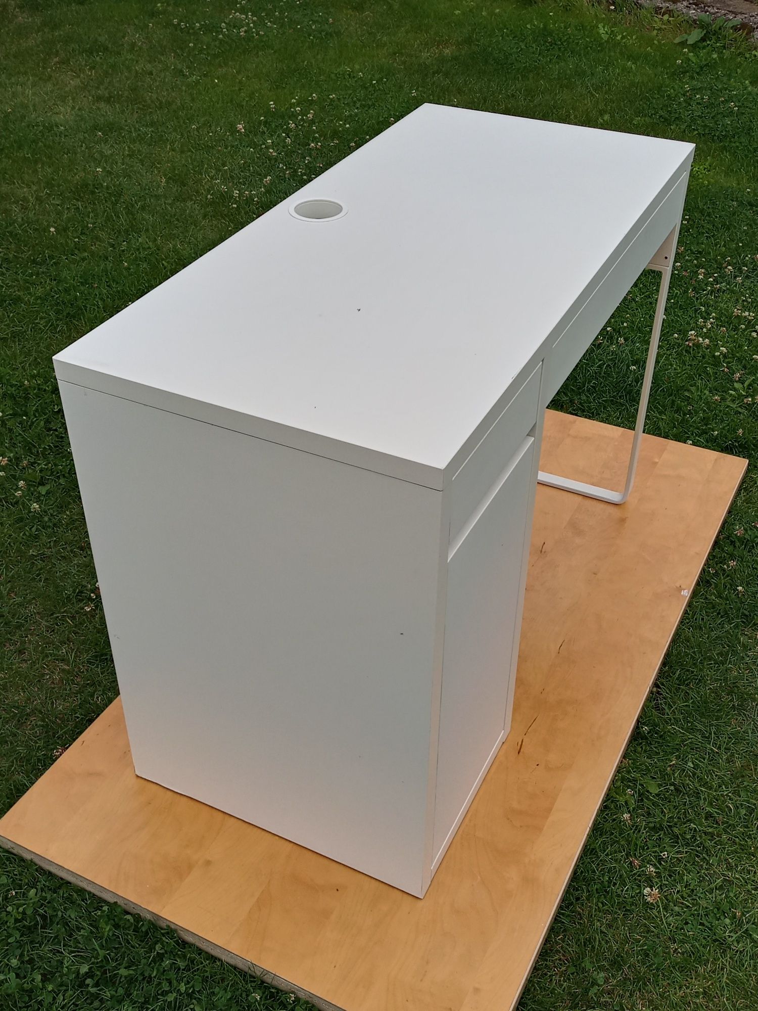 IKEA MICKE biurko z szafką dwie szuflady 105x50 BIAŁE dostawa czyste