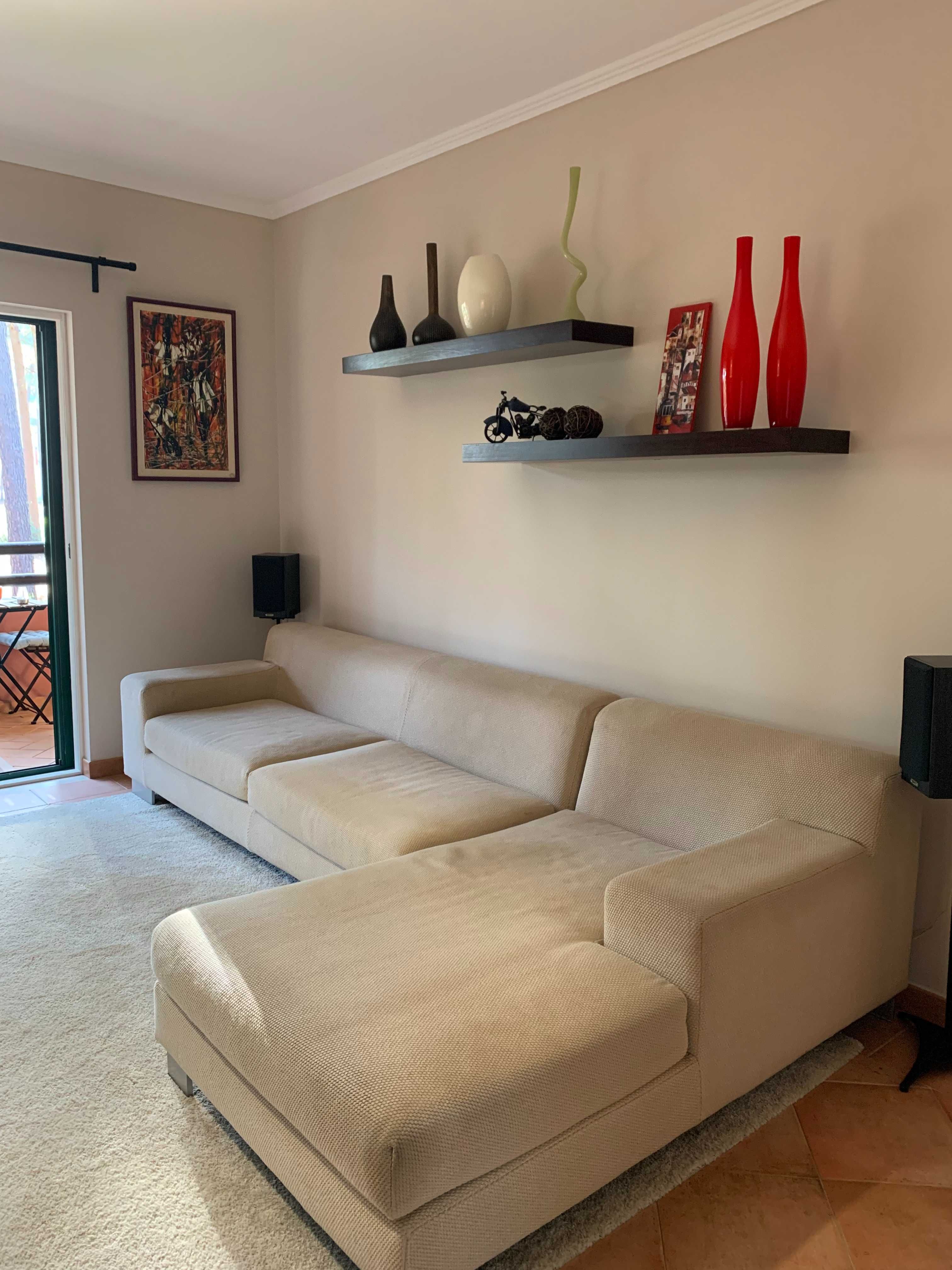 Sofá com chaise long
