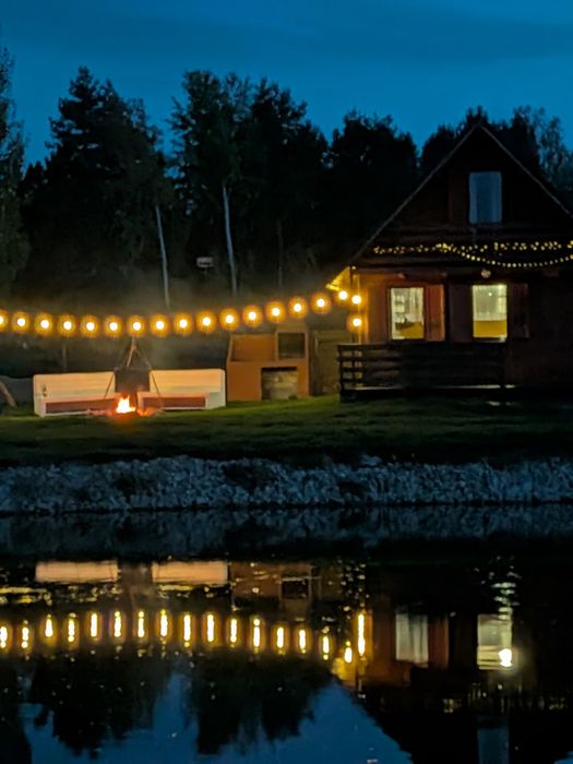 Chatka Nad Stawami –  domek nad wodą, wśród łąk gór, stawów i lasów,