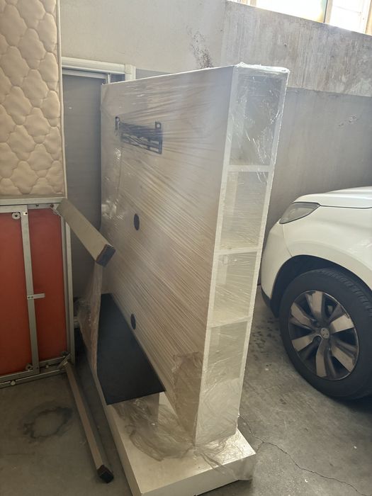 Movel TV alto ,madeira maciça