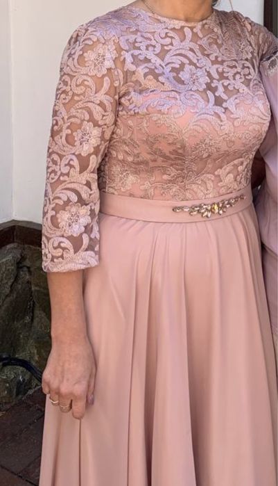 Вечернее, нарядное платье