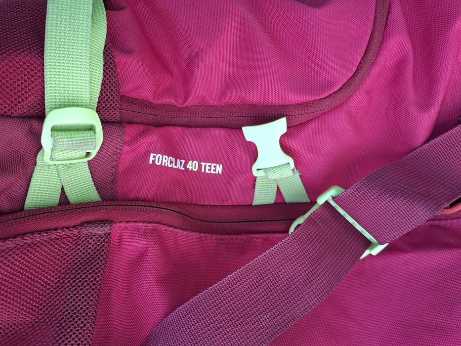 Mochila campismo Forcalz 40 teen da Decatlhon.