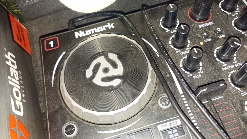 Продам Dj пульт Nurmark party mix 1/2