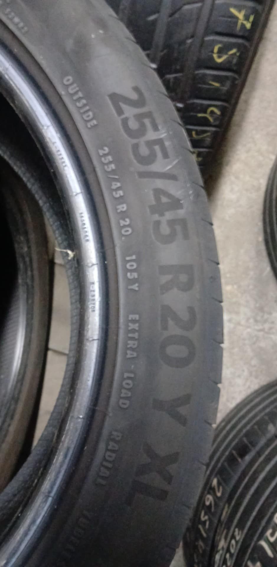 Opony 255/45/R20