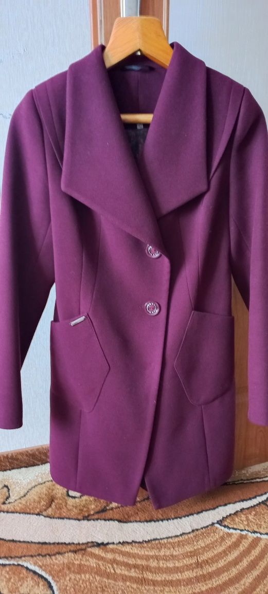 Пальто жіноче 42розмір