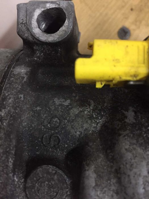 Компресор кондиціонера 1,6 HDI Citroen Peugeot B9 3008, 5008 С3 С4