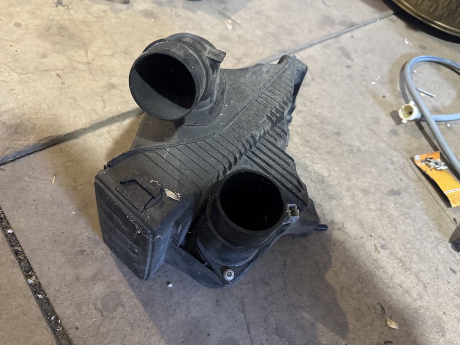 Корпус фільтра Clio 3 датчик воздуха воздухомер