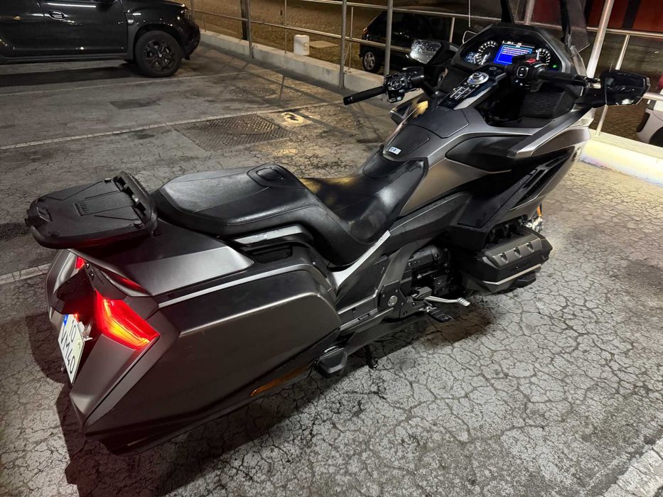 Moto Gold GL 1800cc