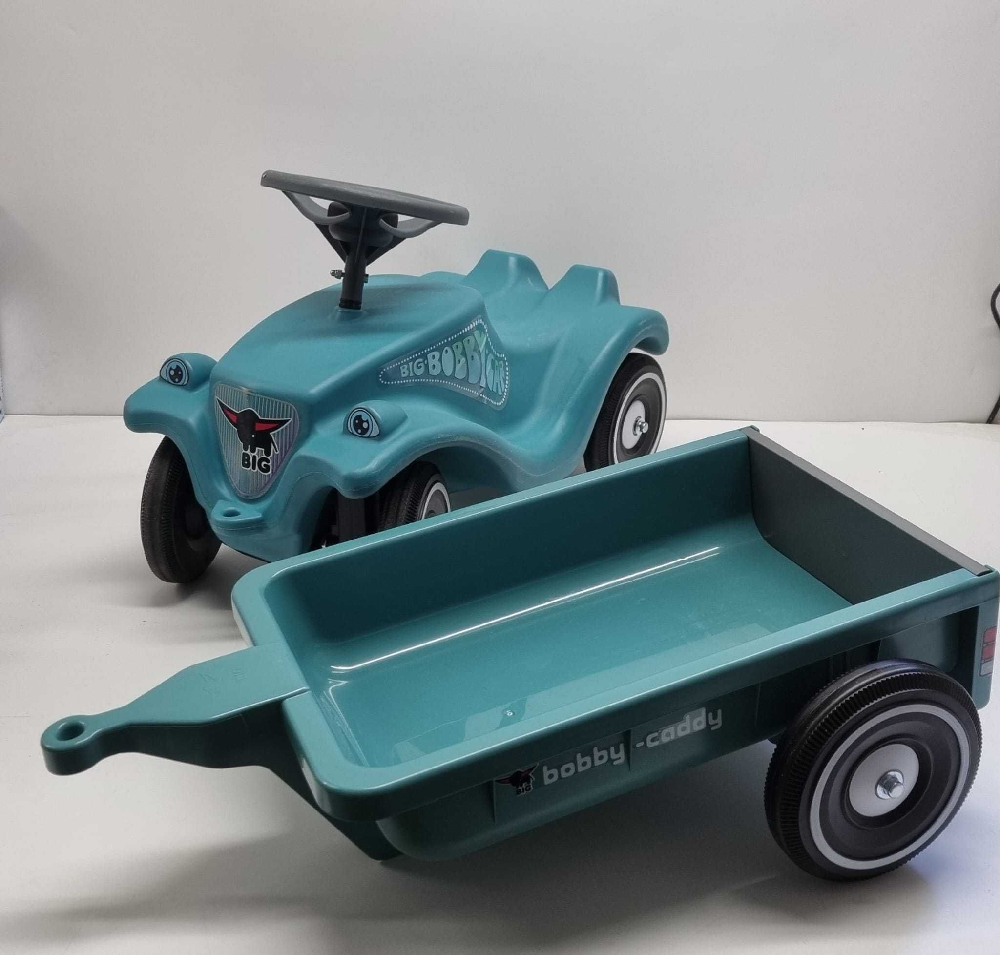 Jeździk Big Bobby Car z wbudowanym klaksonem + przyczepka.