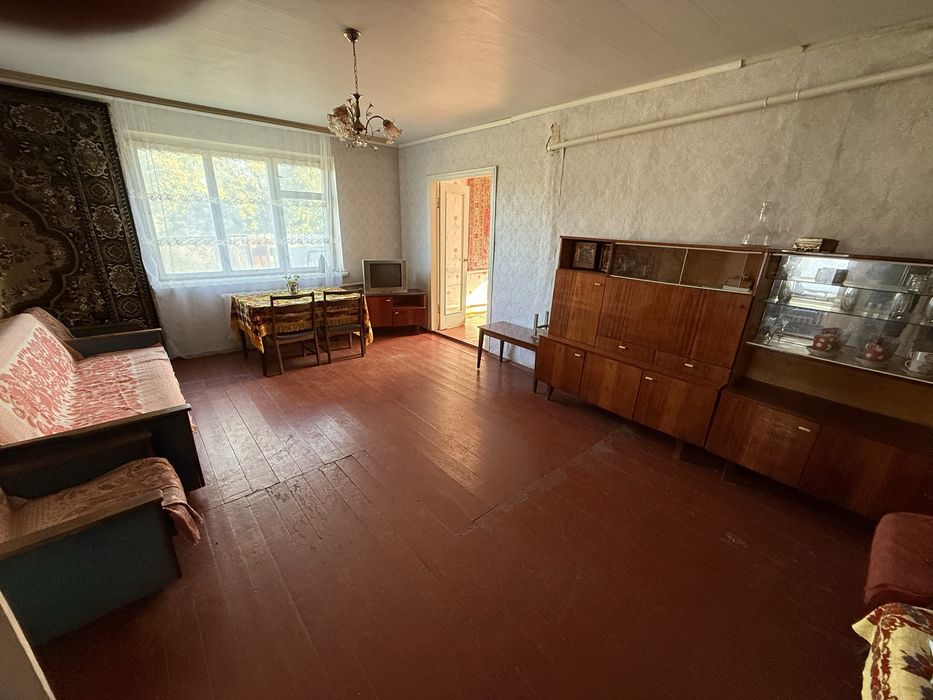 Продаж цегляного півбудинку в р-ні 6 школи