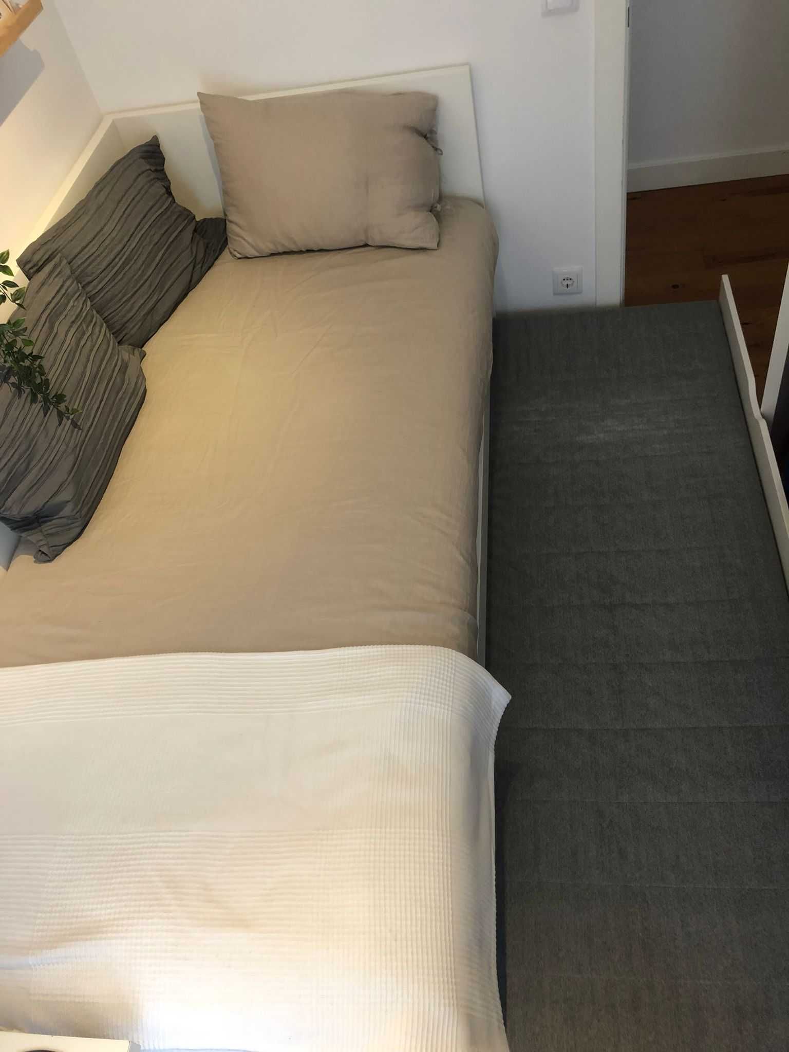 Cama com Gaveta IKEA