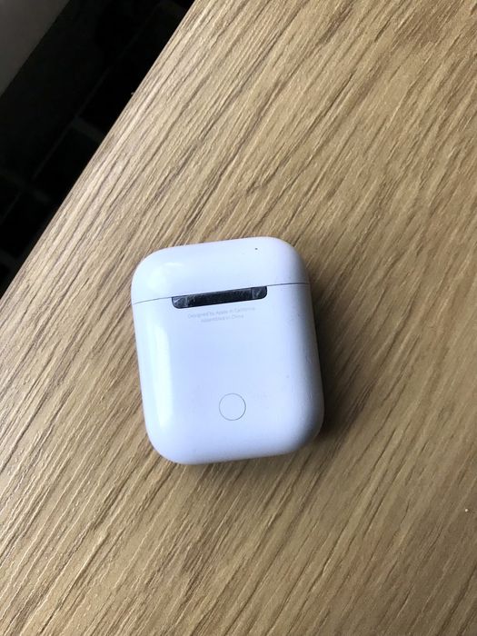 Оригінальний кейс від навушників airpods 1