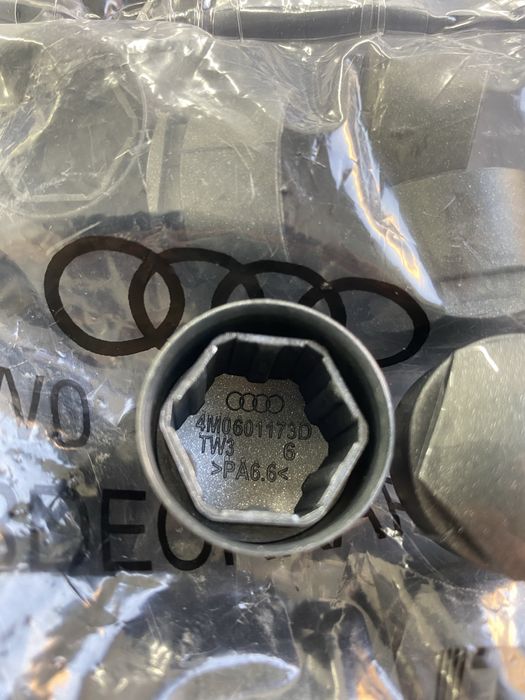 Заглушки колпачки на болти VAG audi vw skoda Original два кольори