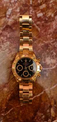 Продам золотые часы Rolex Daytona, 750 проба на браслете.