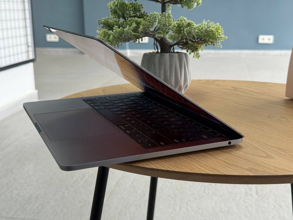 Macbook Pro 2017 i5 2.3GHz 8/256SSD! Магазин! Гарантія! Макбук!