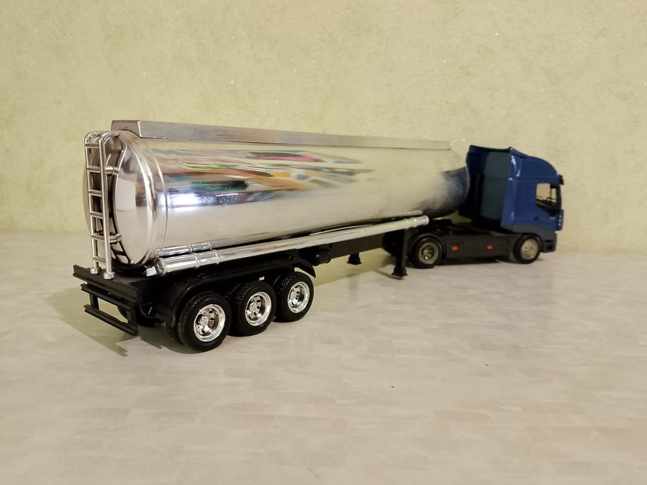 Scania 1 / 4 3 .