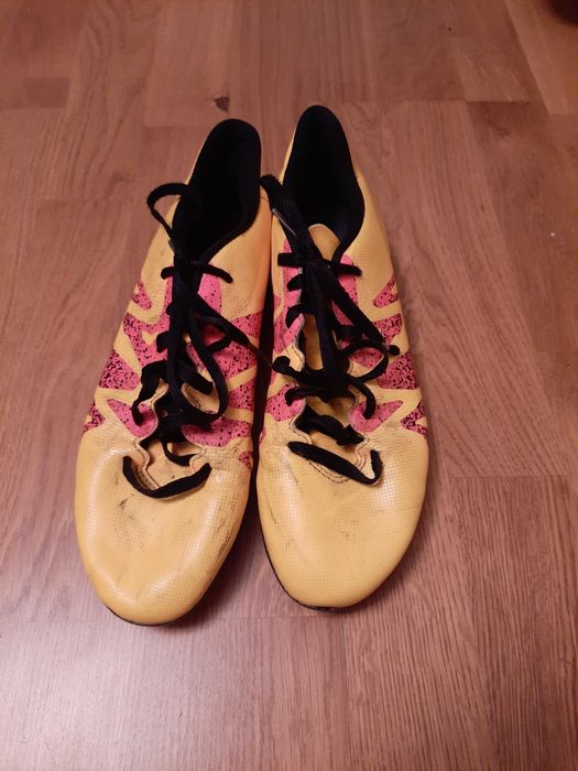 Buty piłkarskie - korki