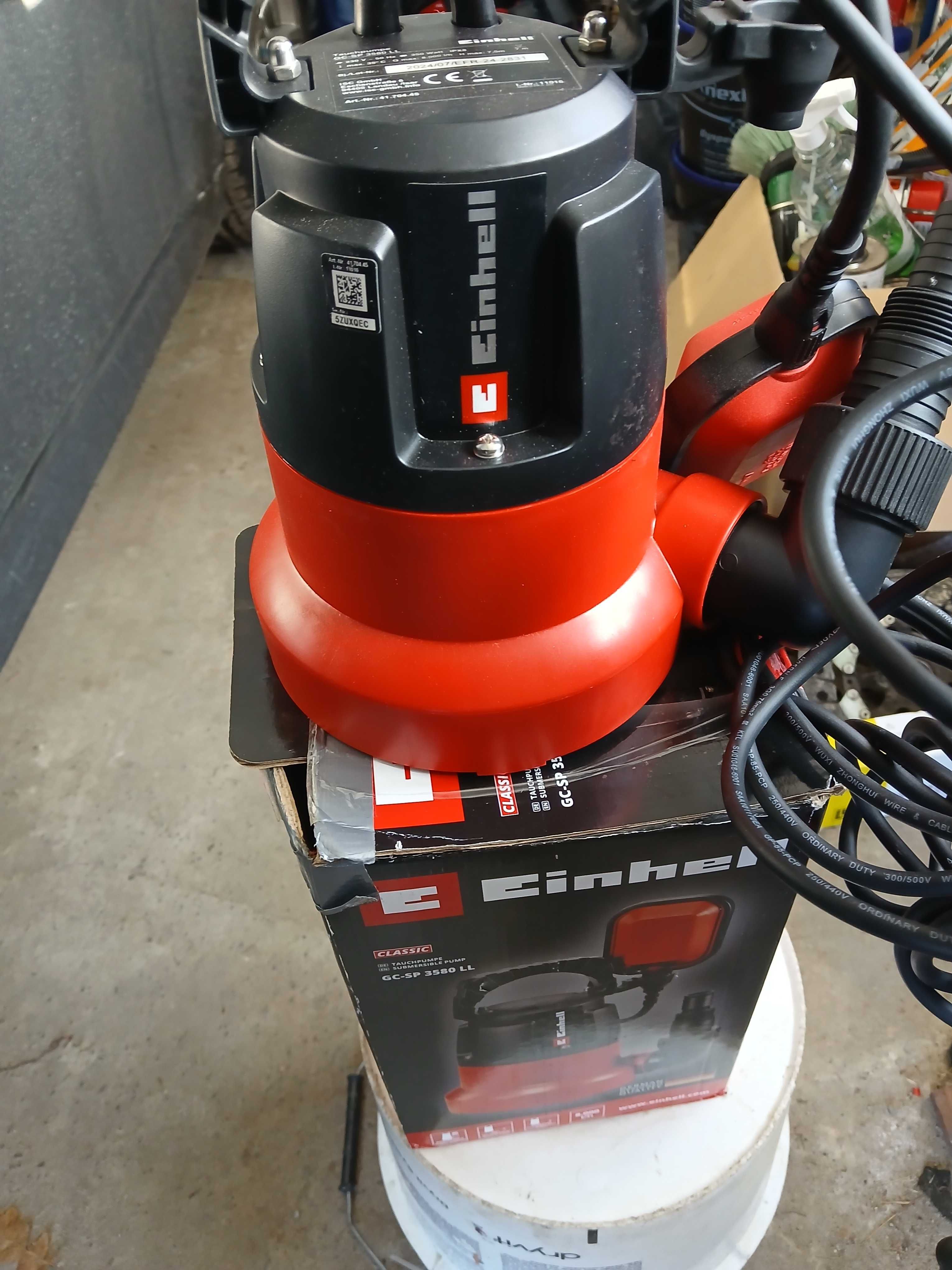 Pompa Einhell GC SP 3580 do wody z włącznikiem pływakowym.