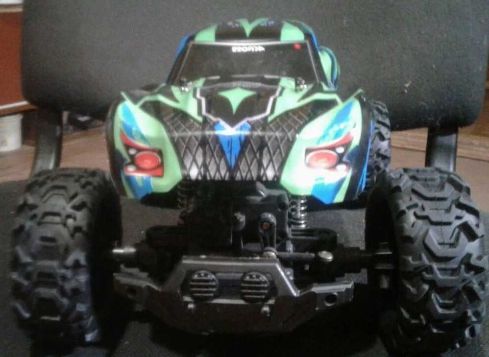 Машинка на радиоуправлении БЕЗ пульта