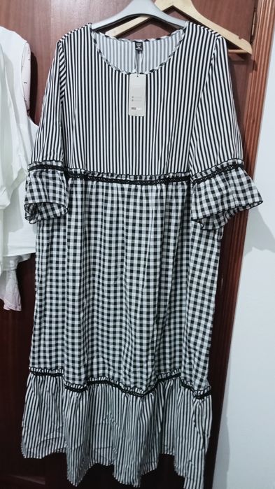 Vendo Vestido em Xadrez preto e branco