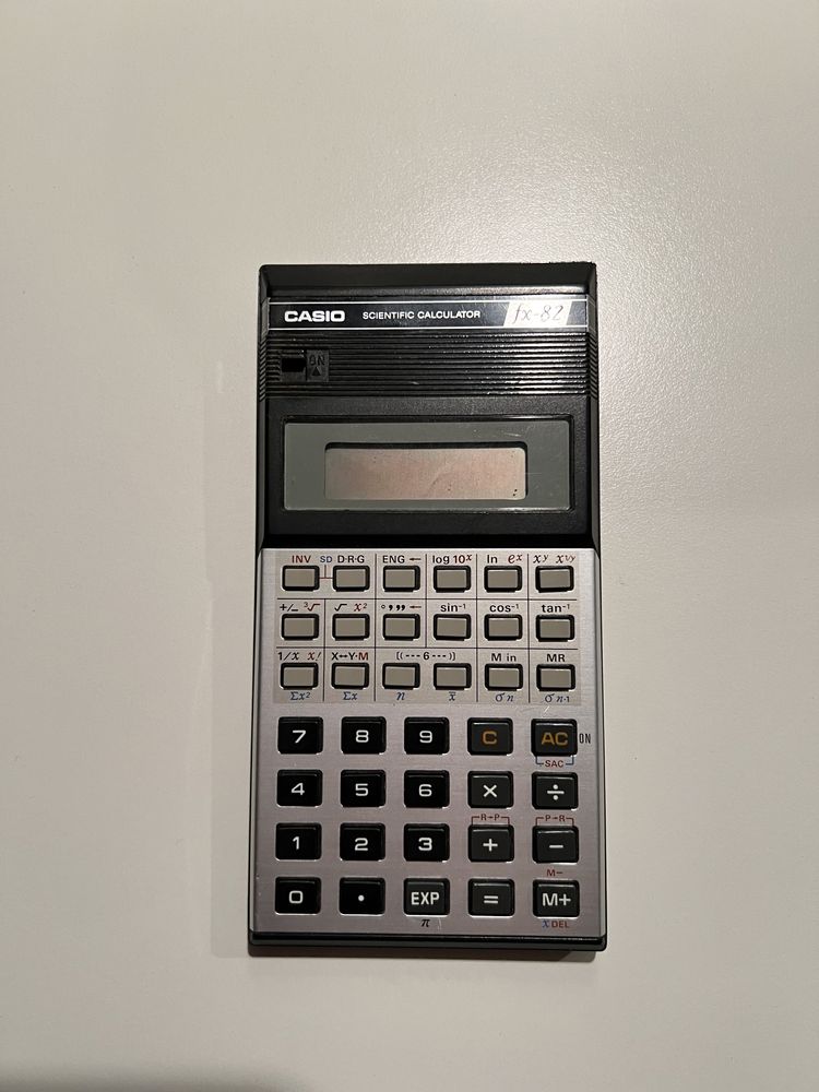 Calculadora Científica Casio fx-82