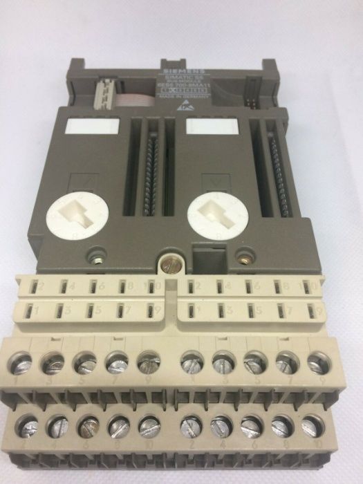 Siemens Simatic S5 - bus module 6ES5 700-8MA11 PLC