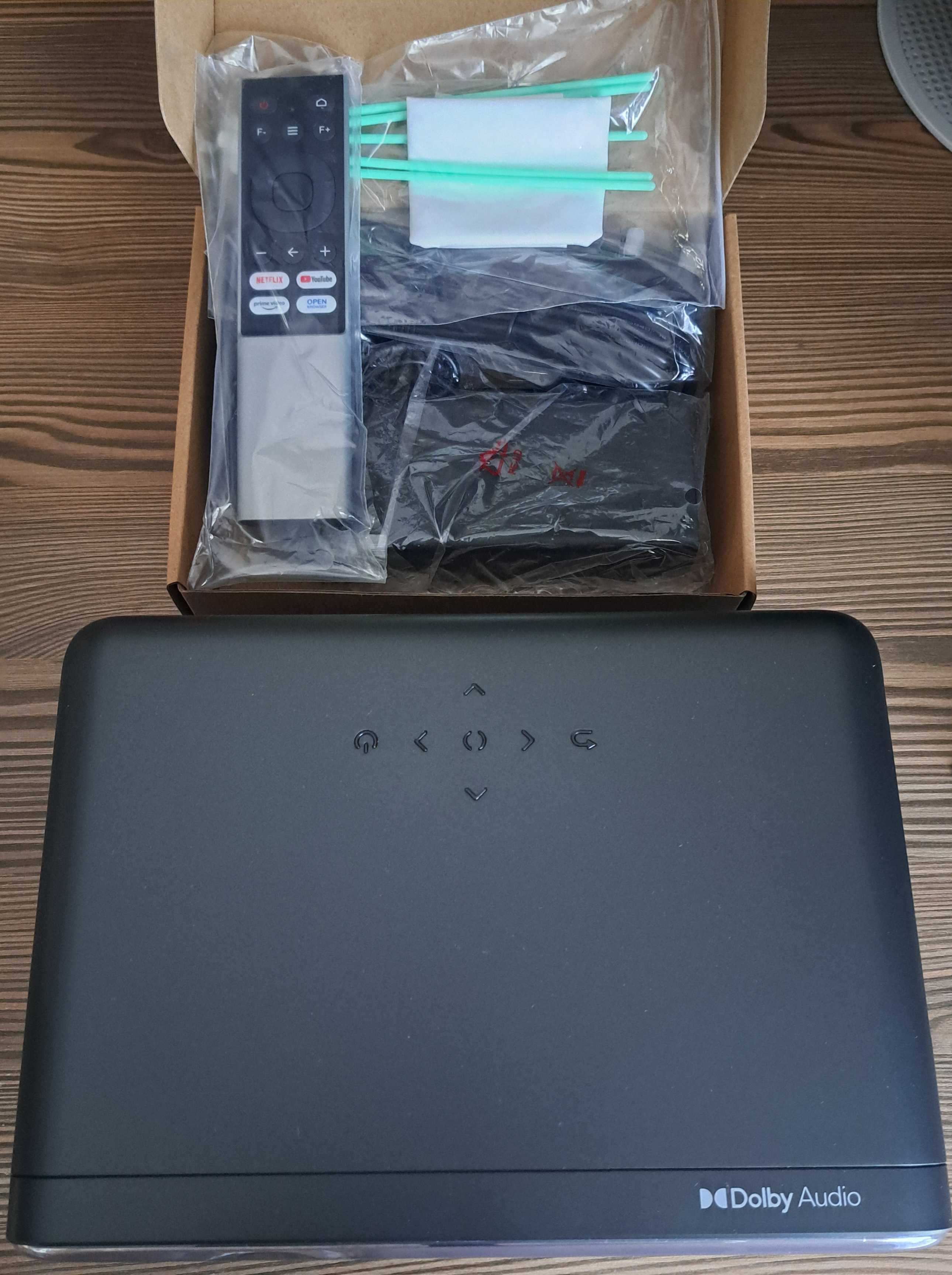 Projektor Aurzen EAZZE D1 Pro