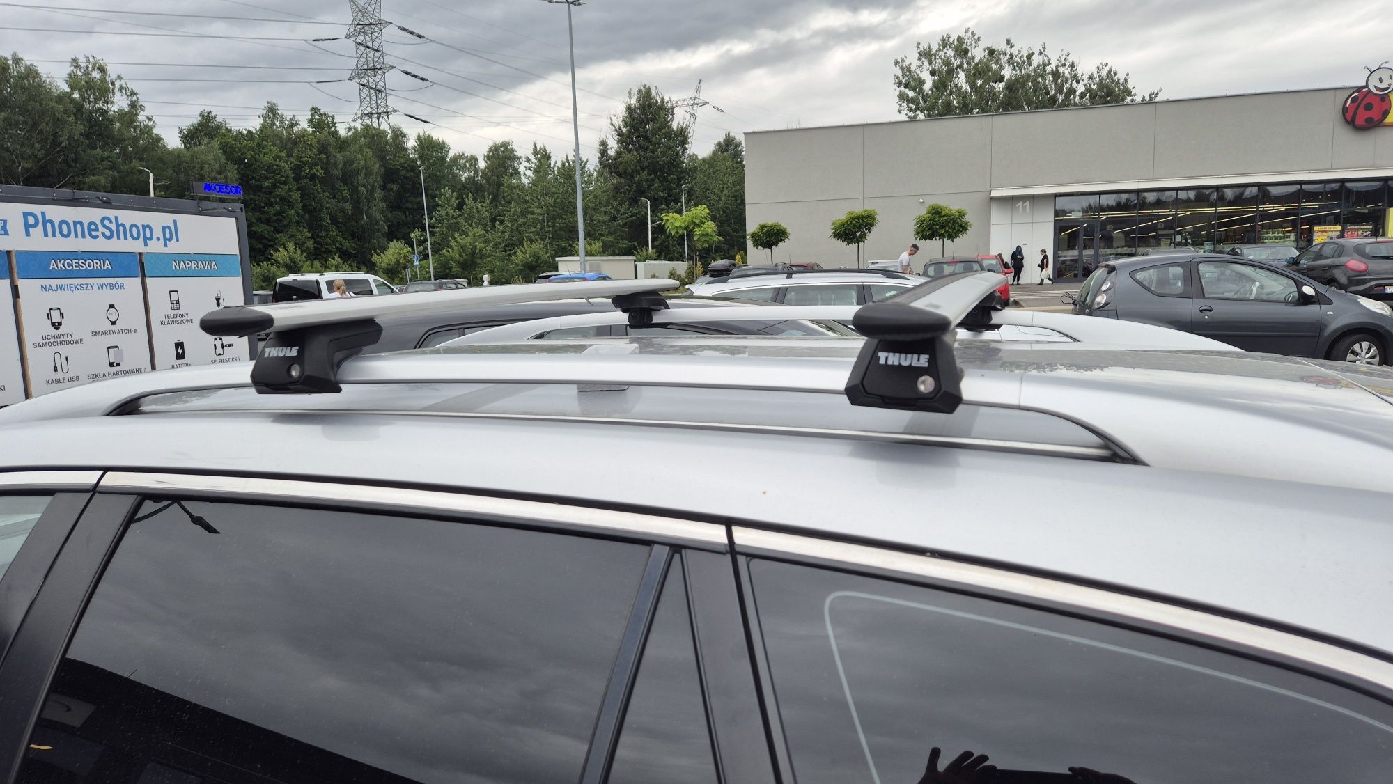 Bagażnik rowerowy Thule wingbar Evo 118 + 2x Thule proride 598