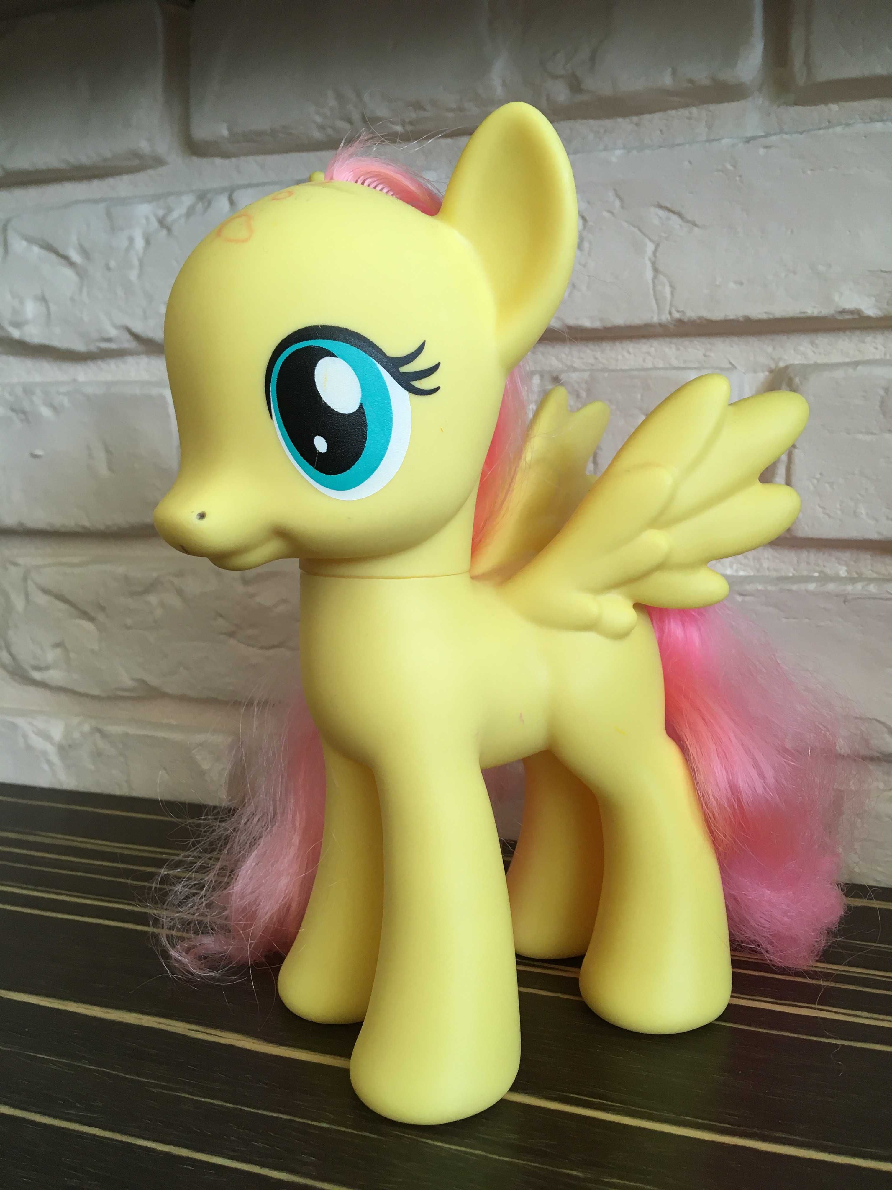 My Little Pony - Fluttershy wysokość 21cm