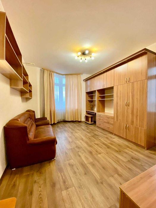 Лаврухіна 12, оренда 2-к квартири, Троєщина, ТРЦ Район!