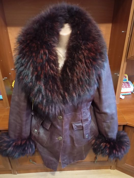 Кожаная куртка с натуральним мехом, размер-48-52, цена-250 грн.