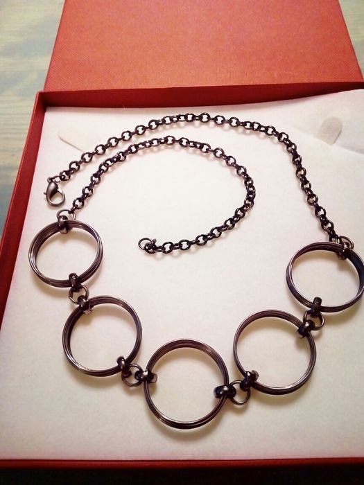 Nowoczesny naszyjnik koła