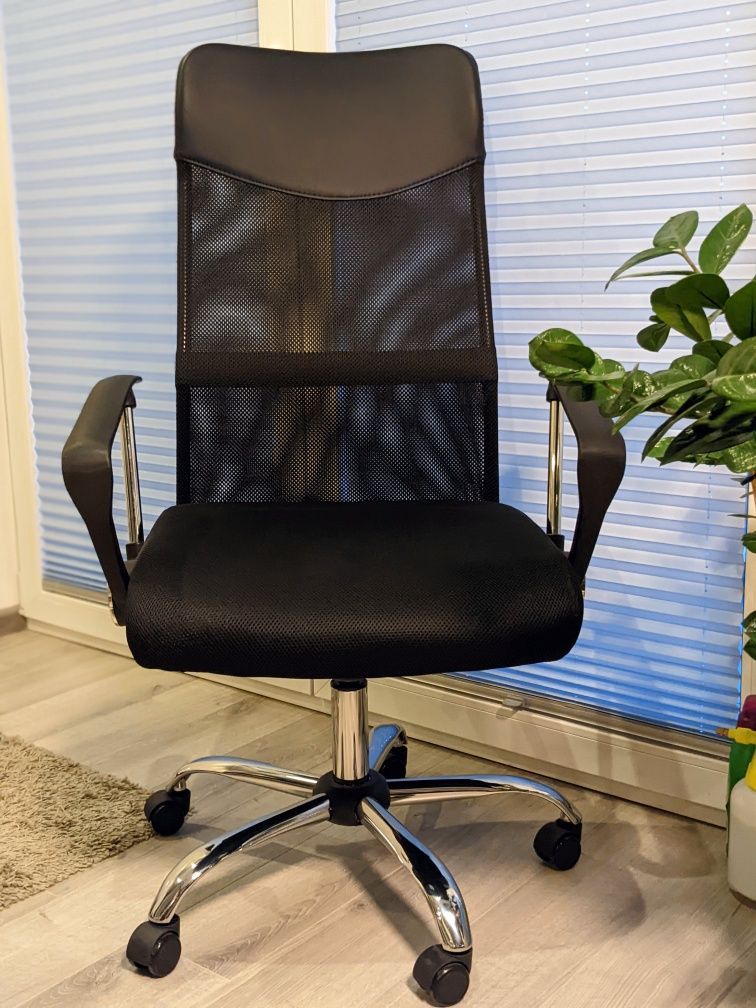 Krzesło biurowe Billum czarne - praktycznie nieużywane