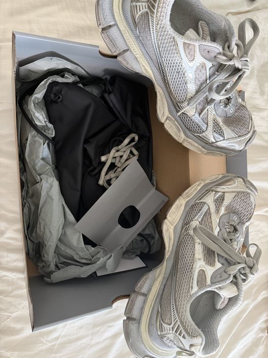 Balenciaga tamanho 43