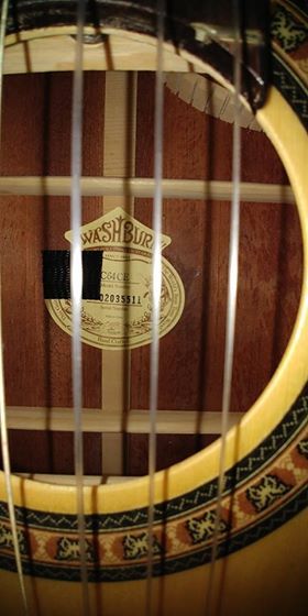 Классическая гитара c пьезодатчиком Washburn C64CE