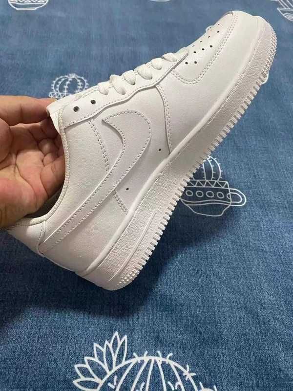 Nike Air Force 1 Low '07 White   37.5