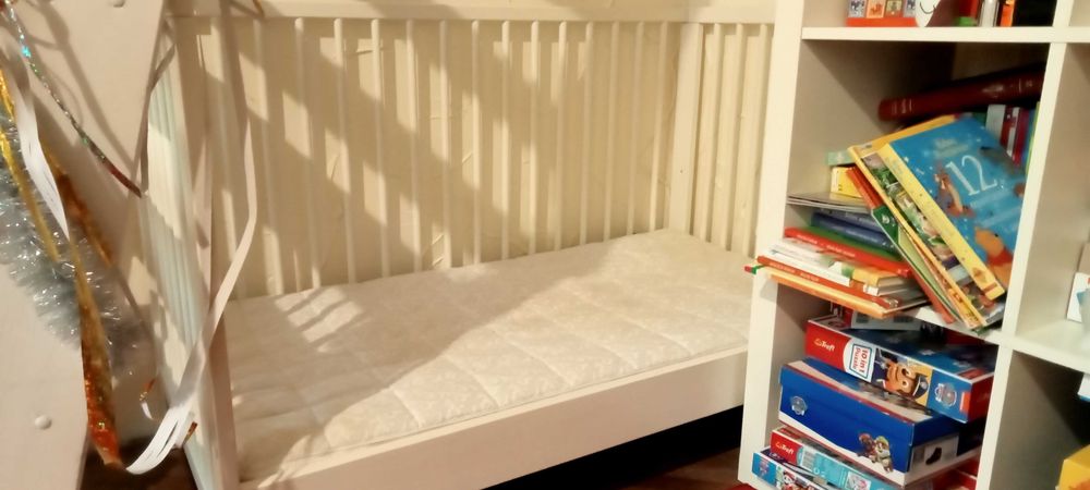 Łóżeczko dziecięce z Ikei (używane)