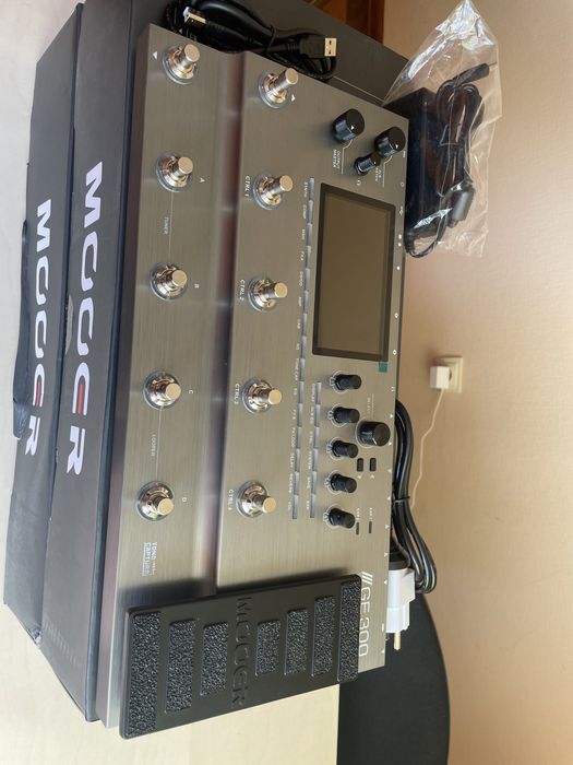 Новий гітарний процесор MOOER GE300