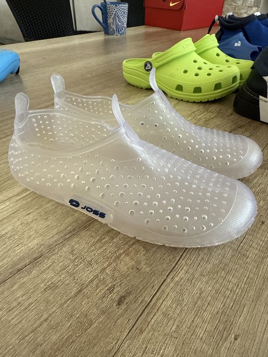 Дитяче взуття 31-35р. Кросівки крокси crocs шльопанці коралки