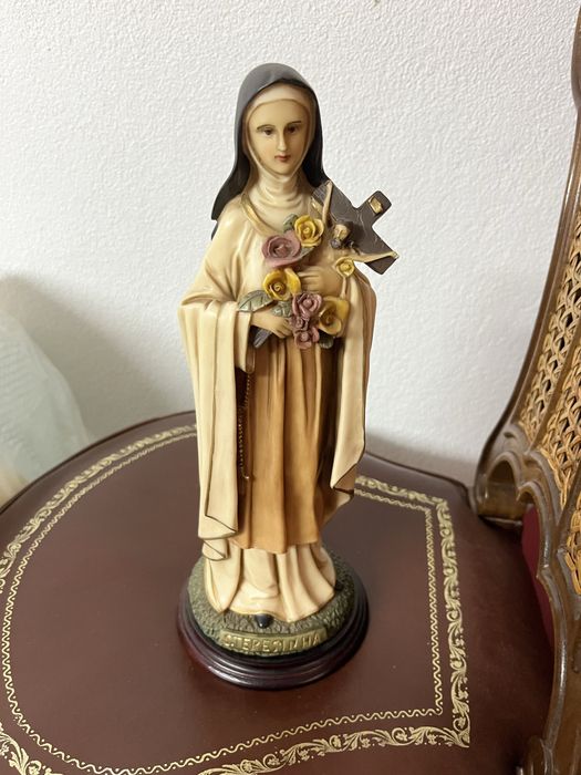 Estátua Santa Teresinha