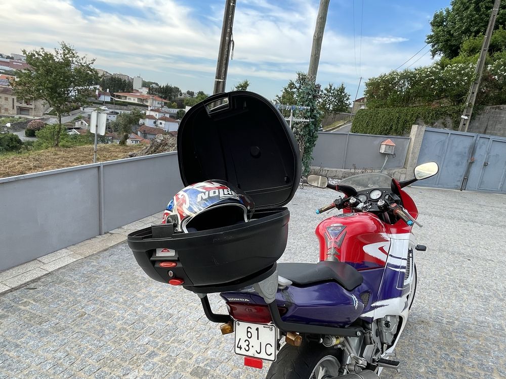 Honda CBR 600 em bom estado
