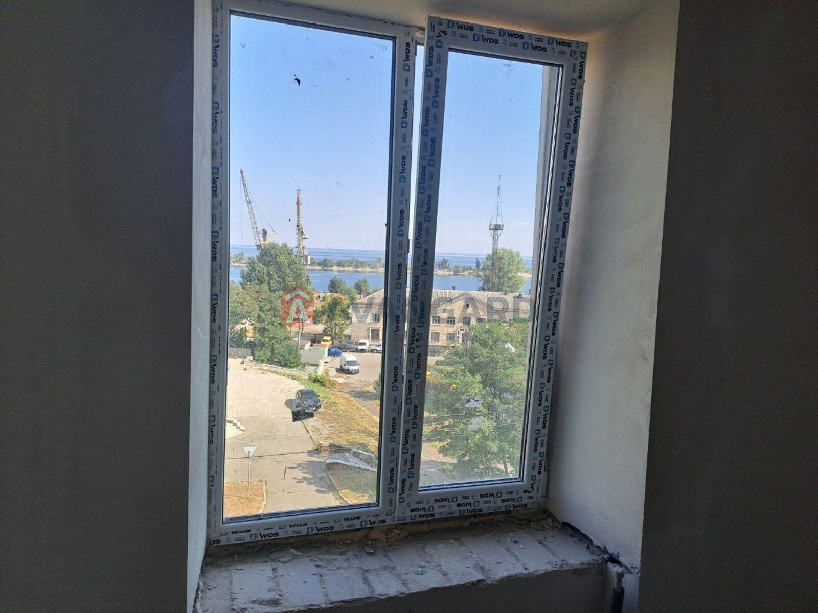 Продаж 2-кімнатної квартири з гарним краєвидом на Дніпро