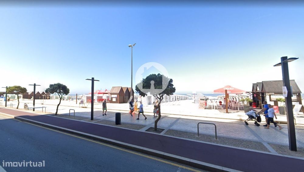 Moradia p/ restauro inserida num terreno de 328m2 na 2º linha de ma...