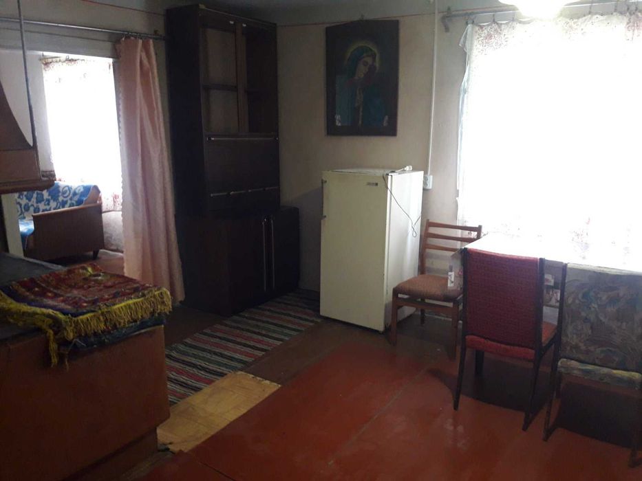 Продам житловий будинок з 30 сотих землі під ним