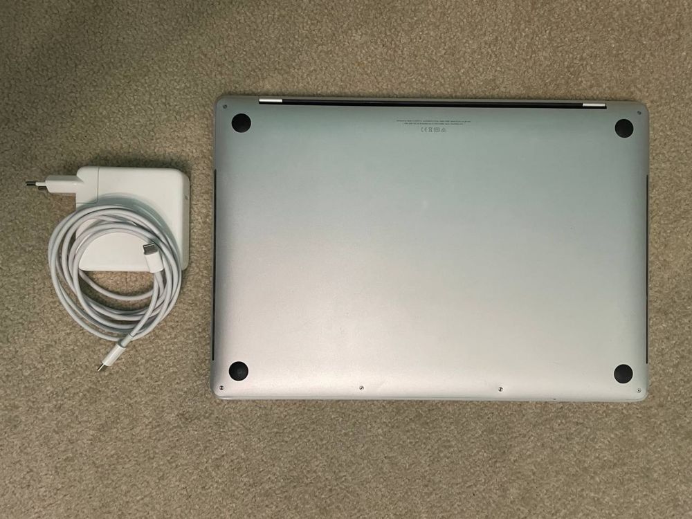 Macbook Pro 15" 2019 16/256GB Intel Core i7 Radeon Pro 555X